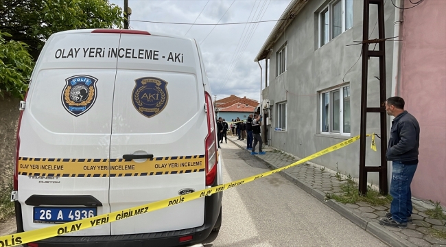 GÜNCELLEME - Eskişehir'de 15 yaşındaki oğlunun tüfekle vurduğu öne sürülen kadın öldü