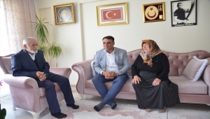 Kahramankazan'da "Anneler Günü"nde şehit aileleri ziyaret edildi