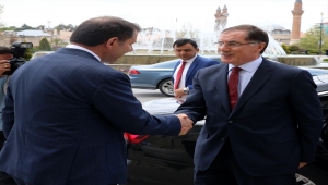 Kamu Başdenetçisi Malkoç, Sivas'ta konferansa katıldı: