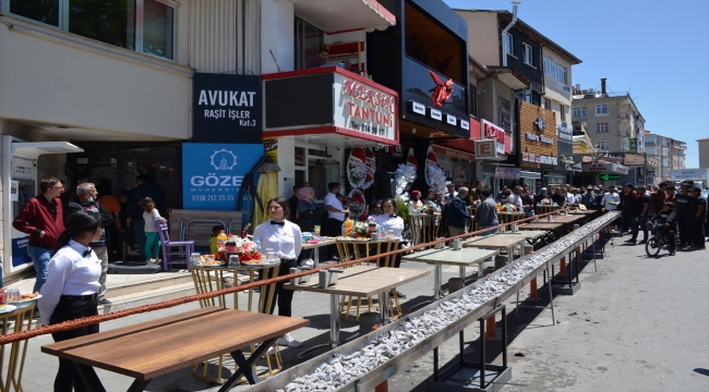 Karaman'da 20 metre uzunluğunda Adana kebabı yapıldı