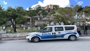 Kayseri'de bir kişi kız arkadaşını ve kendisini bıçakla yaraladı