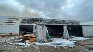 Kayseri OSB'de mobilya fabrikasında yangın