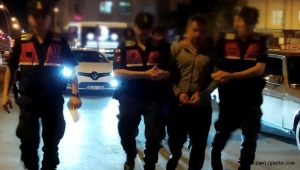 Kayseri'de plakasız araçta hırsızlık: 2 zanlı yakalandı