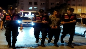 Kayseri'de plakasız araçta hırsızlık şüphelisi 2 zanlı yakalandı