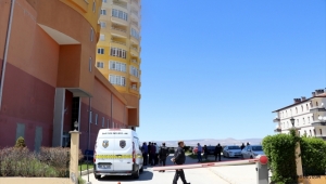 Kayseri'de uyuşturucu operasyonunda 10. kattan atlayan zanlı hayatını kaybetti