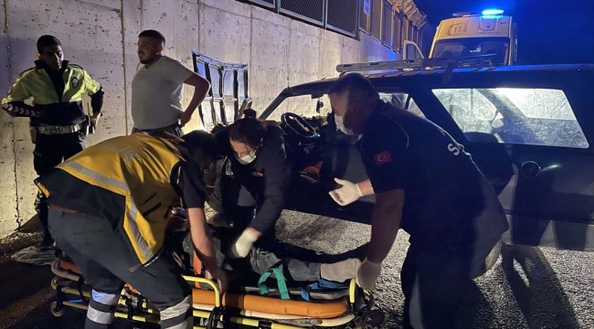 Kırıkkale'de duvara çarpan otomobilin sürücüsü ağır yaralandı