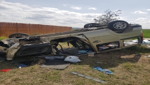 Kırıkkale'de hafif ticari aracın devrildiği kazada 5 kişi yaralandı 