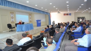 Kırşehir'de "Dijital Dünyada Değerleriyle Aile Olmak" konferansı verildi