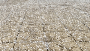 Kırşehir'de dolu ve sağanak etkili oldu