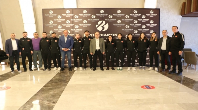 Mehmet Baykan'dan Avrupa Şampiyonası'na hazırlanan milli tekvandoculara ziyaret
