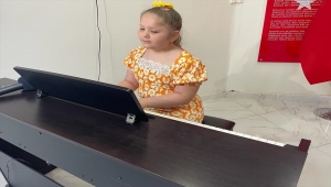 "Müziğin muhteşem çocuğu" görme engelli Ada'nın üstün yeteneği, BİLSEM'de keşfedildi