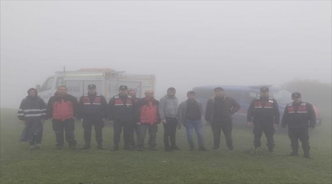 Nevşehir'de sis nedeniyle arazide kaybolan gençleri, AFAD ve jandarma ekipleri buldu
