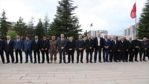 Niğde'de bayram arifesinde şehit kabirleri ziyaret edildi