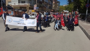 Niğde'de engellilerden farkındalık yürüyüşü