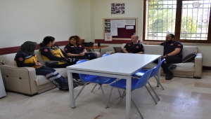 Sağlık çalışanı çift aynı ambulansta hastaların imdadına yetişiyor