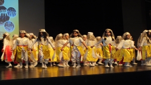 Sivas'ta Halk Oyunları Şenliği düzenlendi