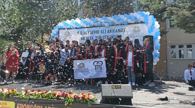SÜ Beyşehir Ali Akkanat Meslek Yüksekokulu'nda mezuniyet sevinci