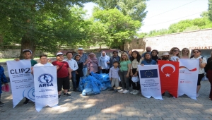 Afgan Mülteciler Dayanışma ve Yardımlaşma Derneğinden çevre temizliği 