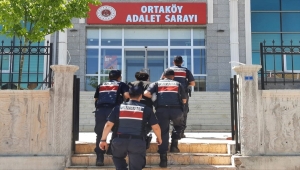Aksaray'da 10 yıldır aranan cinayet zanlısı ahırda yakalandı
