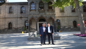 Başkan Büyükkılıç, Kayseri'deki çalışmalar hakkında Vali Çiçek'e brifing verdi