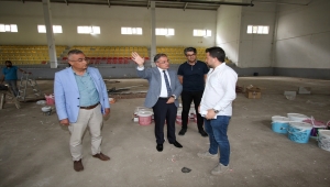  Başkan Özdoğan, yenileme çalışmaları devam eden spor salonunu inceledi 