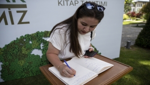 Çevreci gençler, Cumhurbaşkanlığı Külliyesi'nin "yeşil defteri"ne çevre hayallerini yazdı