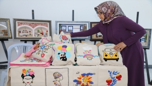 Çubuk Halk Eğitimi Merkezinin yıl sonu sergisi açıldı