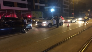 Eskişehir'de asayiş uygulamasında, aranan 13 şüpheli yakalandı