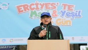 Gönüllüler Erciyes'te 4,8 ton atık topladı