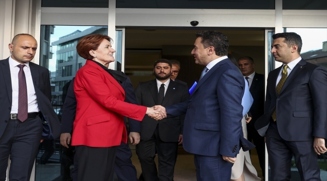 İYİ Parti Genel Başkanı Akşener, DEVA Partisi Genel Başkanı Babacan ile görüştü