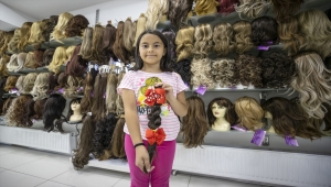 Kanser hastası 14 yaşındaki Feleknaz Oğur'un "mor saç hayali" gerçek oldu