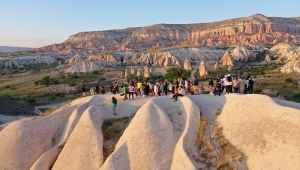 Kapadokya'da gün batımında ATV safari