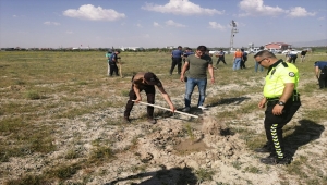 Karapınar'da polis 150 çam fidanını toprakla buluşturdu