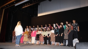 Karapınar'da "Şair Evlenmesi" oyunu sahnelendi