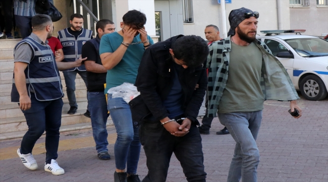 Kayseri'de haklarında arama kararı bulunan 9'u firari hükümlü 21 kişi yakalandı