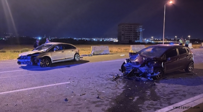Kayseri'de iki otomobil çarpıştı: 1'i ağır 6 yaralı