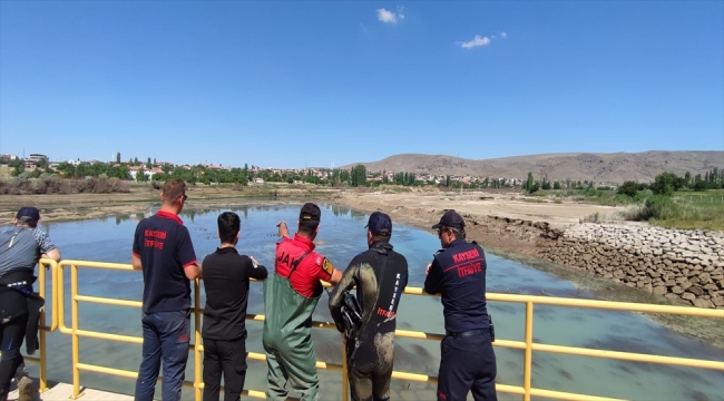 Kayseri'de Kızılırmak'ta kaybolan kişiyi arama çalışmaları sürüyor