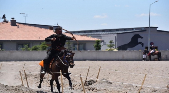 Kayseri'de Sancakbeyi Uluslar Kupası Atlı Okçuluk müsabakaları yapıldı
