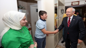 Kılıçdaroğlu, CHP Gençlik Kolları Genel Başkanı Killik'in ailesini ziyaret etti