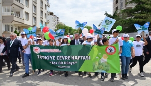Kırşehir'de çevre duyarlılığı için "ilk adım çevre yürüyüşü" düzenlendi