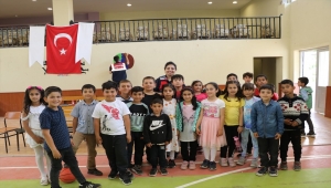 Kırşehir'de jandarma ekibi köy okulunda öğrencilerle çevre etkinliği yaptı