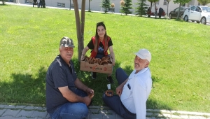 Kırşehir'de YKS'ye giren öğrenciler ile ailelerine ikramda bulunuldu