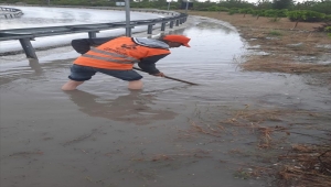 Konya'da aşırı yağışın neden olduğu olumsuzluklara karşı çalışmalar sürüyor