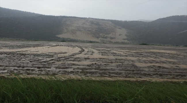 Konya'da ekili alanlar sular altında kaldı