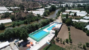 Mihalgazi ilçesinde yüzme havuzları hizmet veriyor