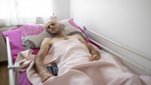 Selde otomobilin altında sıkışan motorlu kurye Samet Çakır, o anları AA'ya anlattı: