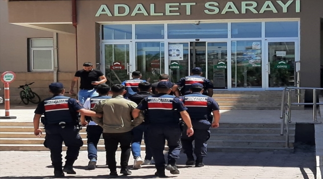 Sivas'ta 4 hırsızlık şüphelisi gözaltına alındı