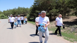 Sivas'ta ÇEDAŞ çalışanları çevre temizliği yaptı