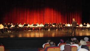 Sivas'ta ilkokul öğrenci korosundan ilahi ve kahramanlık türküleri konseri