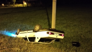 Sivas'ta otomobil devrildi, 2'si ağır 3 kişi yaralandı